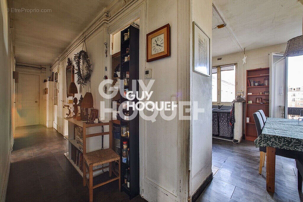 Appartement à PARIS-10E