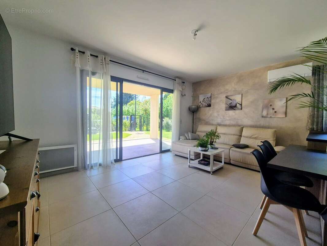 Appartement à VENTABREN