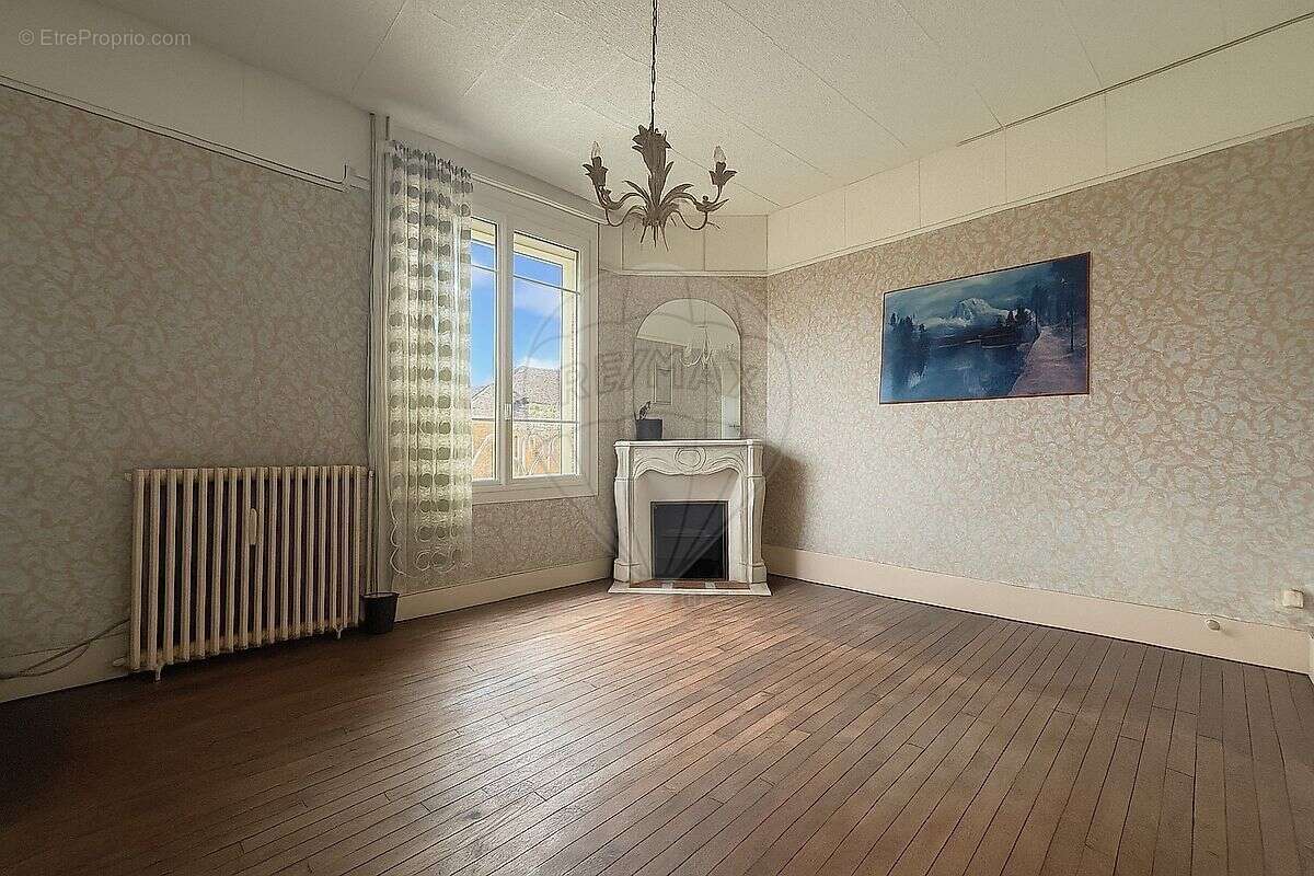 Maison à ESTREES-SAINT-DENIS