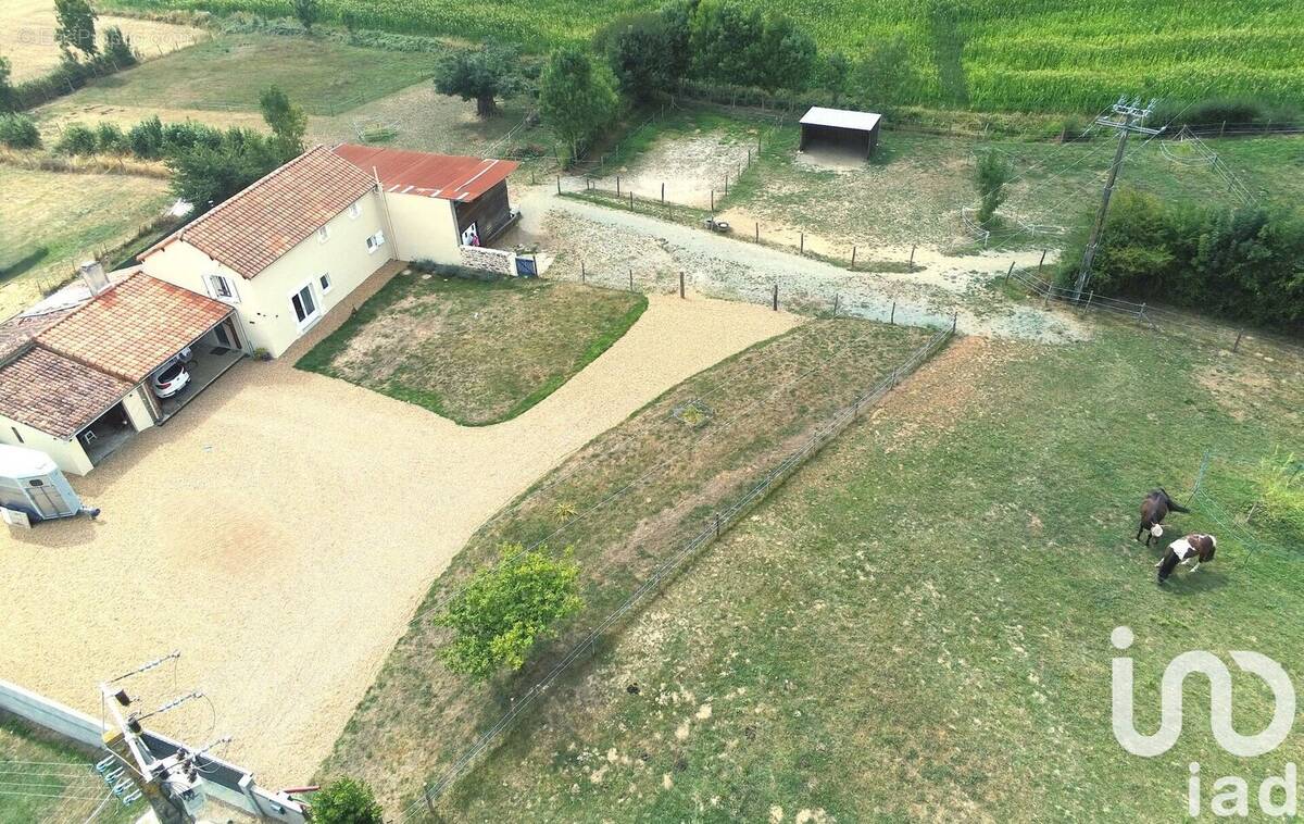 Photo 1 - Maison à MERVENT