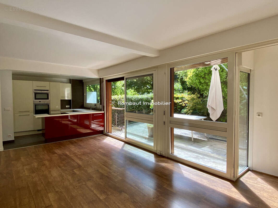 Appartement à LA CELLE-SAINT-CLOUD