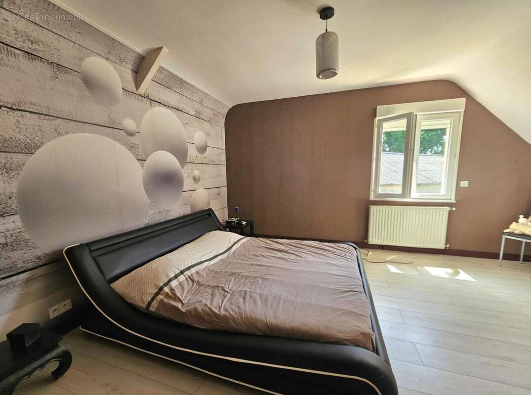 Maison 156 m² à Saint-Sauveur-La-Pommeraye  - photo 7