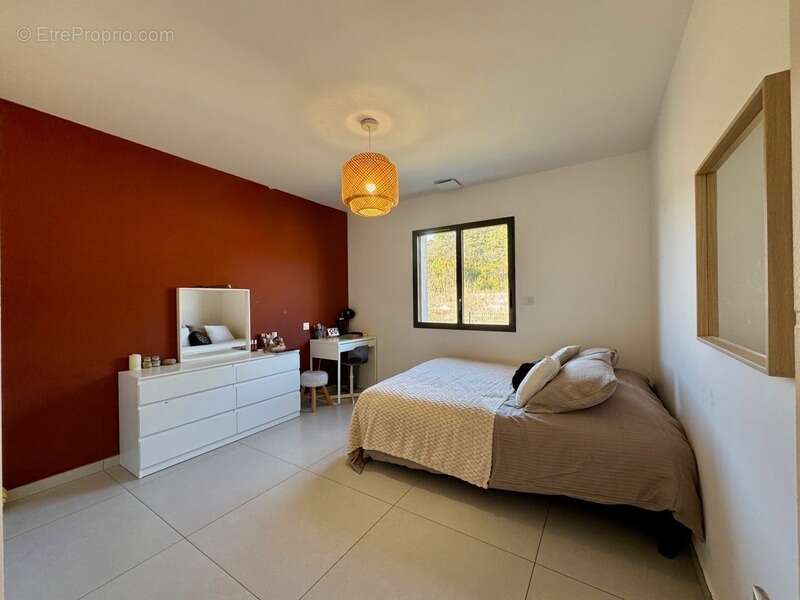 Maison à RIBAUTE-LES-TAVERNES