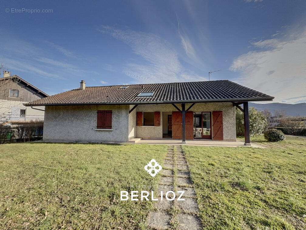 Maison à MEYLAN