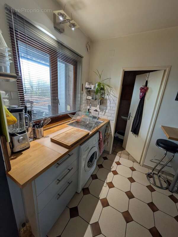 Appartement T2 avec balcon, garage et cave - photo 2