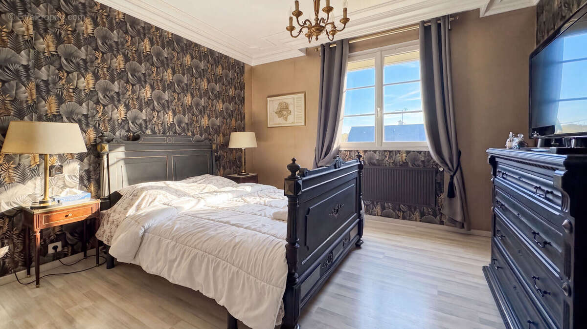 Maison de 7 Chambres - 185m2 - avec Fort Potentiel Locatif - photo 6