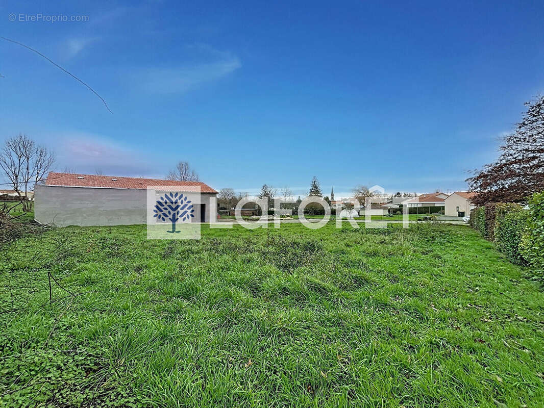 Terrain à BRESSUIRE