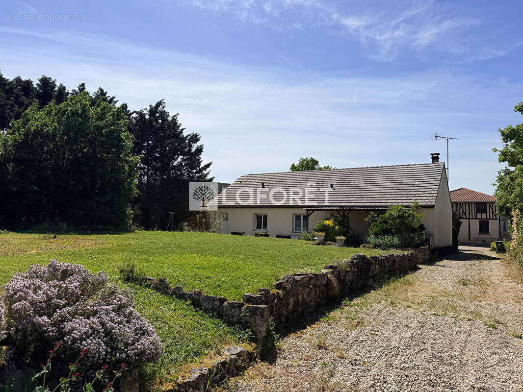Maison à LUXEMONT-ET-VILLOTTE