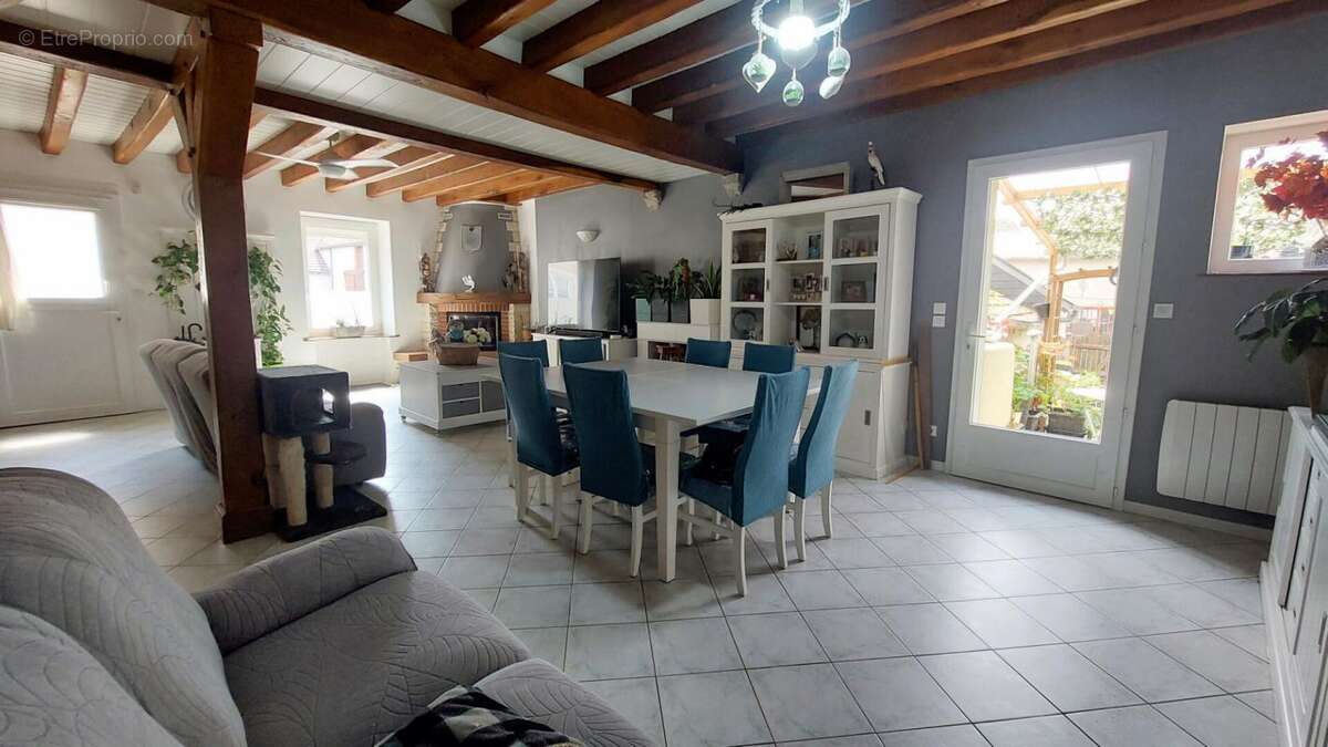 Maison à SAINT-CLAUDE-DE-DIRAY