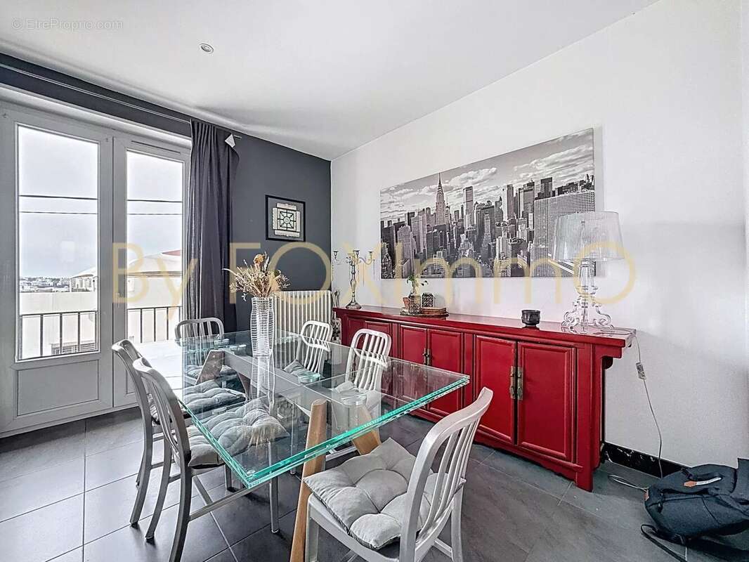 Appartement à SAINT-LAURENT-DU-VAR