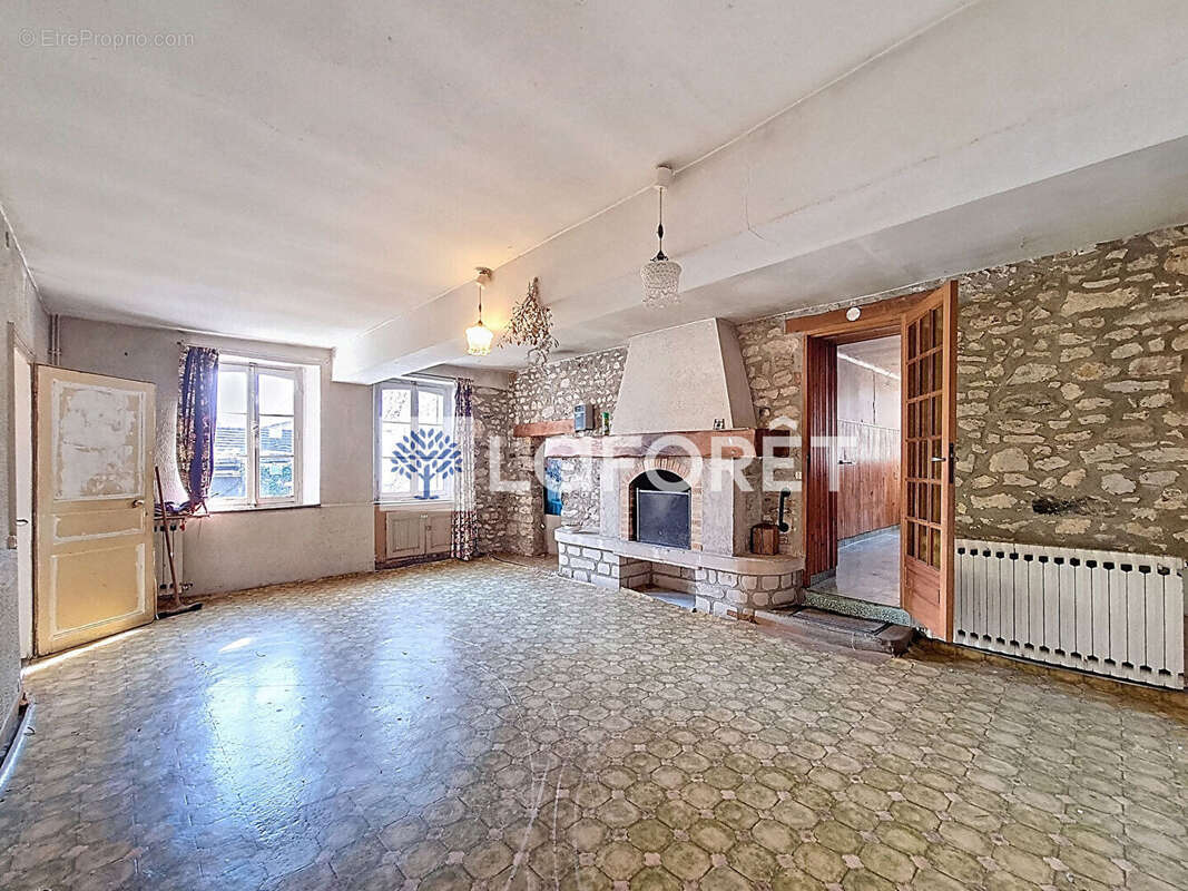 Maison à DONNEMARIE-DONTILLY