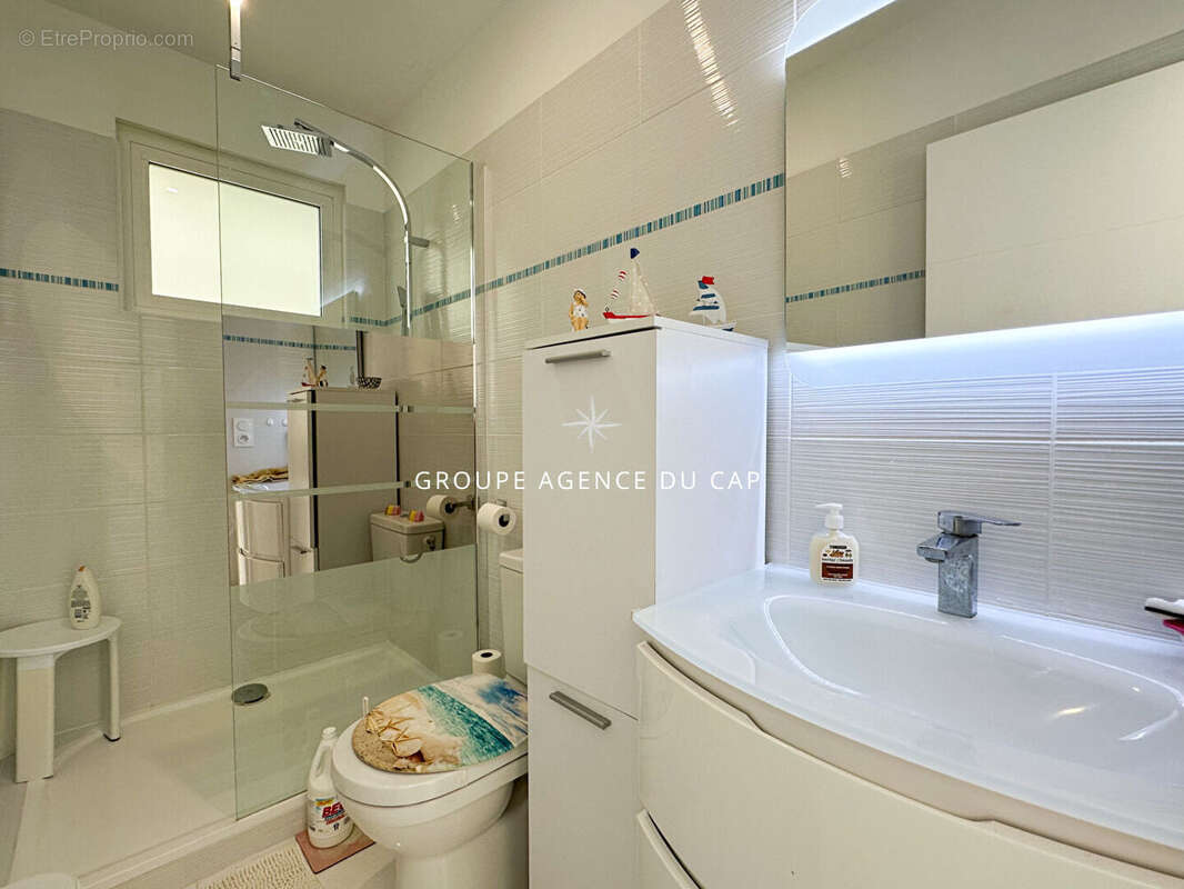 À vendre villa 4 pièces avec vue mer et studio indépendant, 15min a pied du centre ville de saint aygulf - photo 14