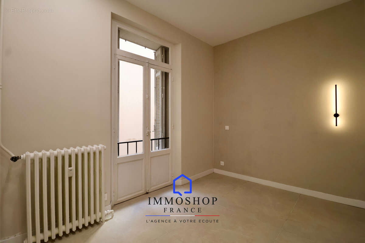 Appartement à MARSEILLE-6E