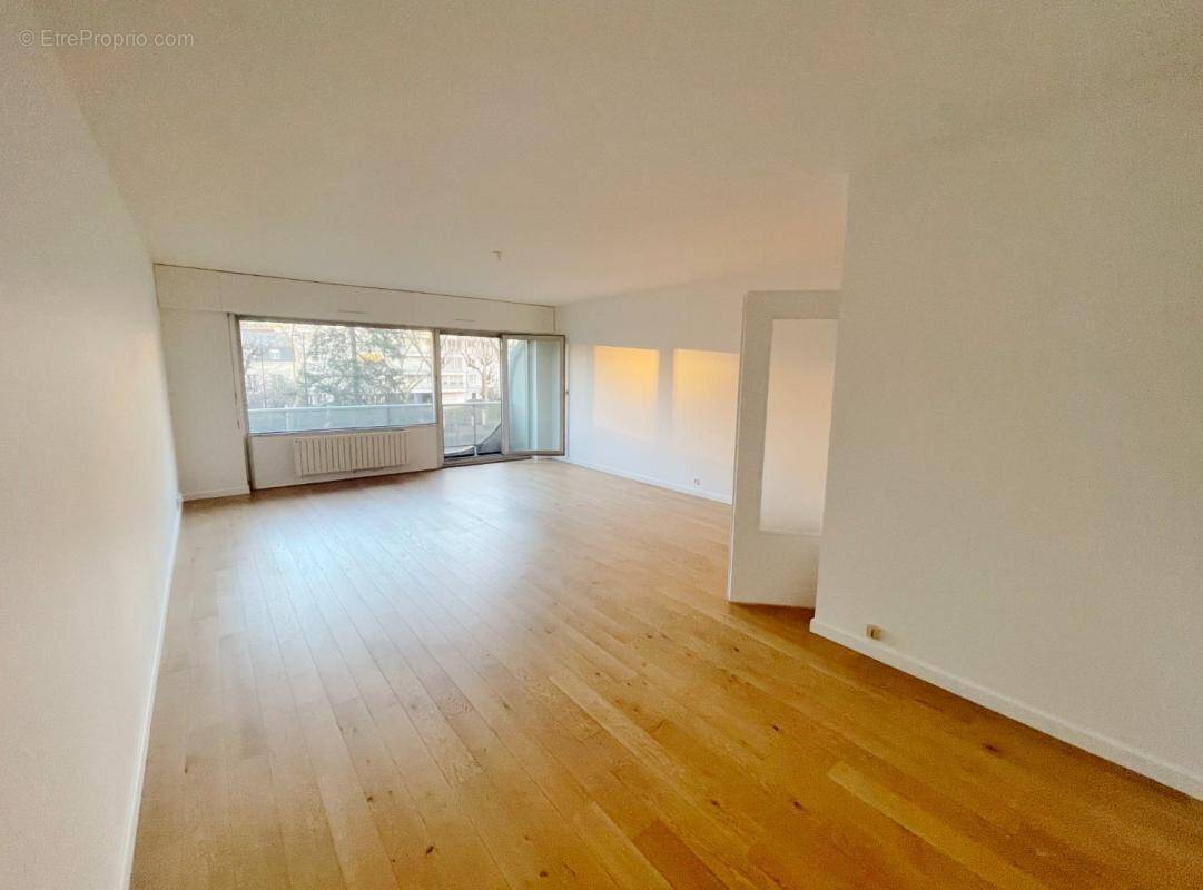 Appartement à NEUILLY-SUR-SEINE
