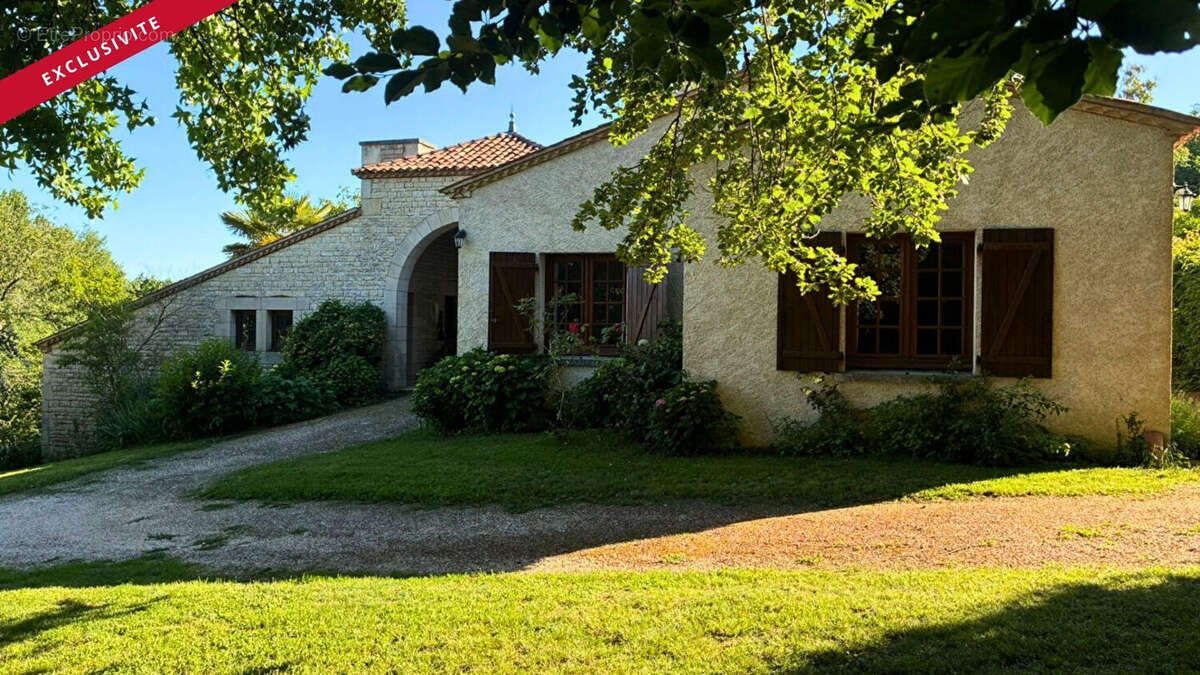 Maison à SAVIGNE