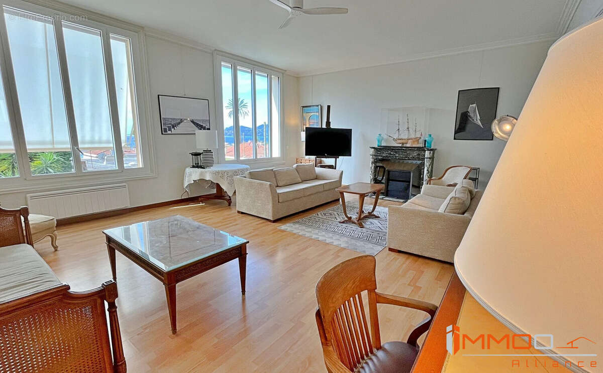 Chambre - Appartement à CANNES