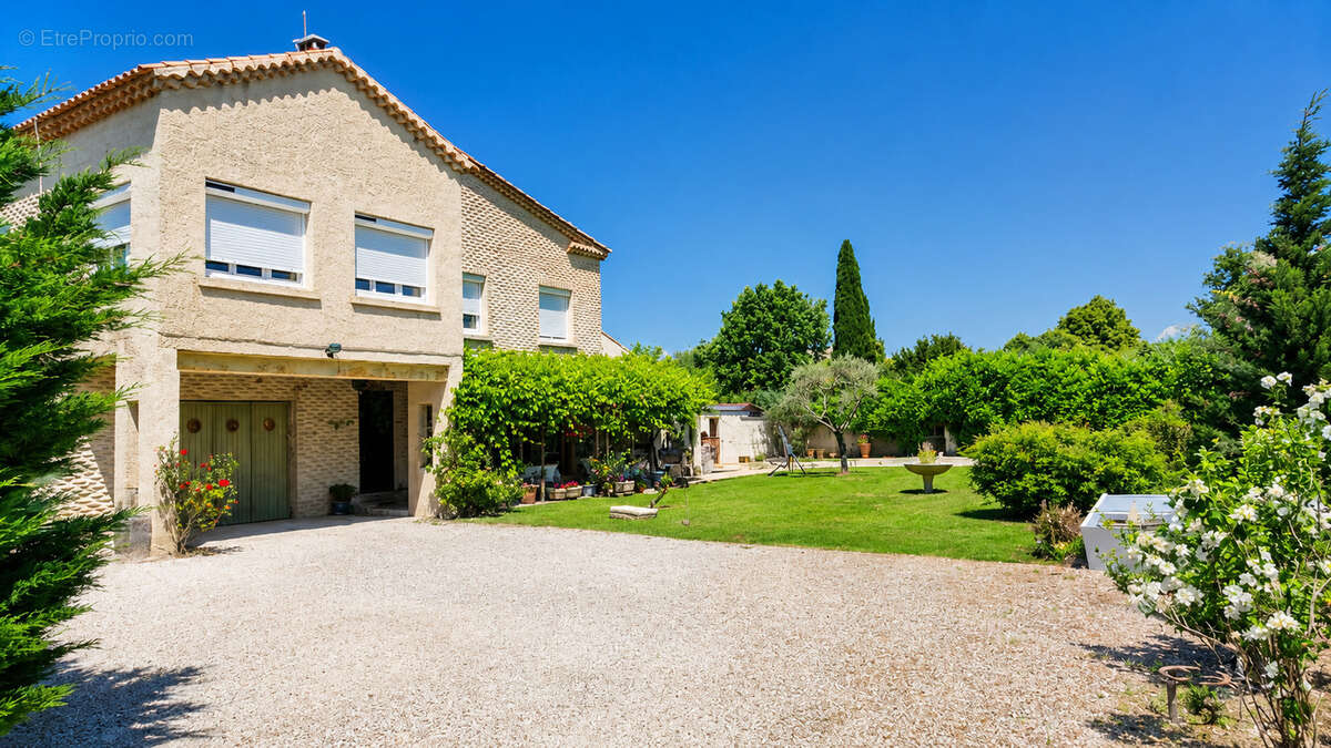 Maison à PERNES-LES-FONTAINES