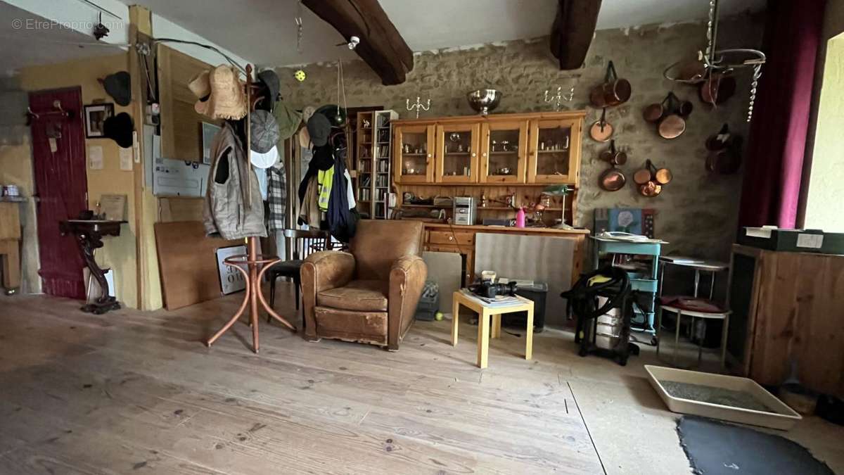 Maison à CHARBONNAT