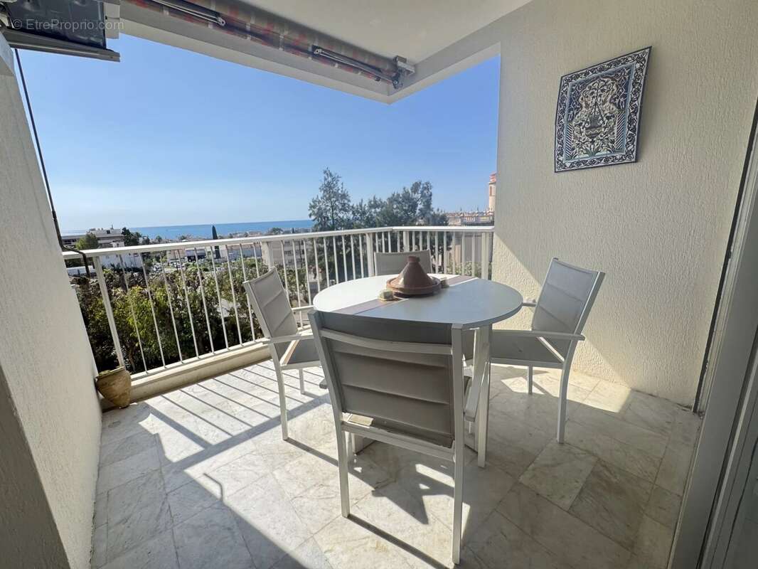 Appartement à VALLAURIS