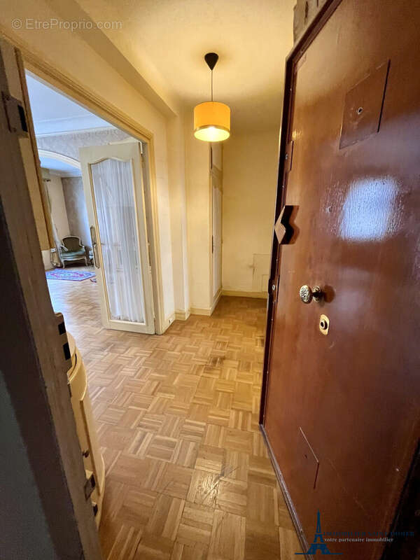Appartement à PARIS-17E