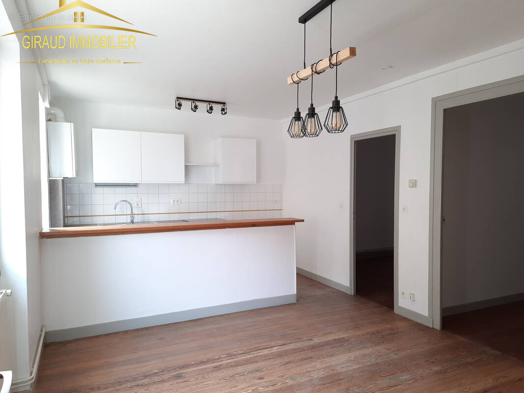 Appartement à CHARLIEU