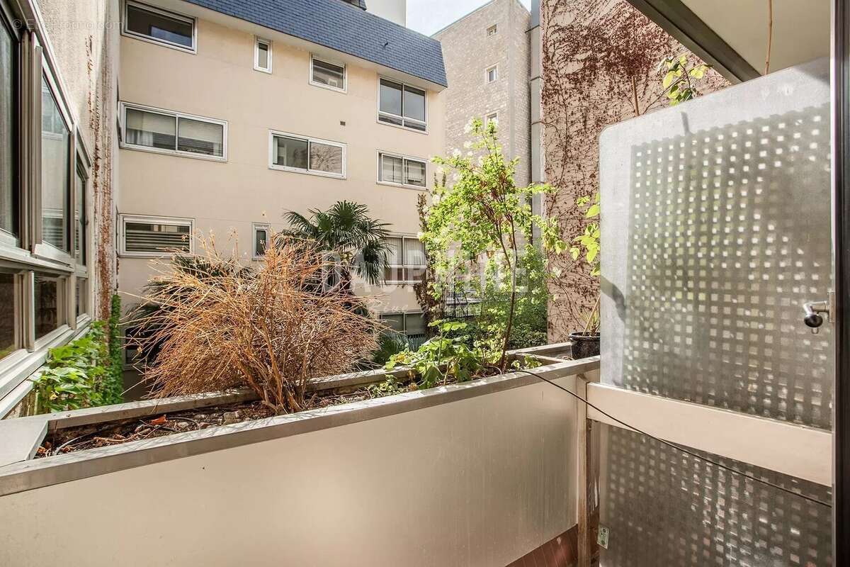 Appartement à PARIS-7E