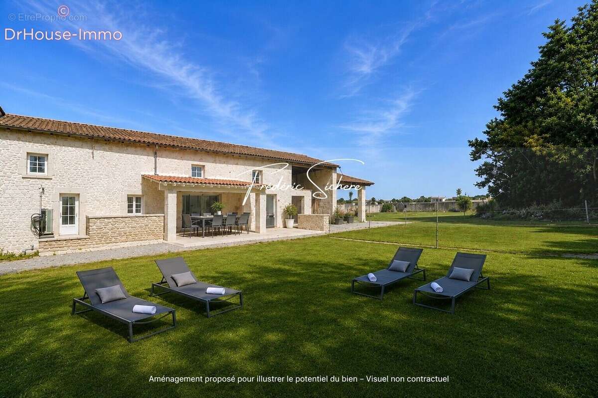 Maison 247 m² à Marsais  - photo 2