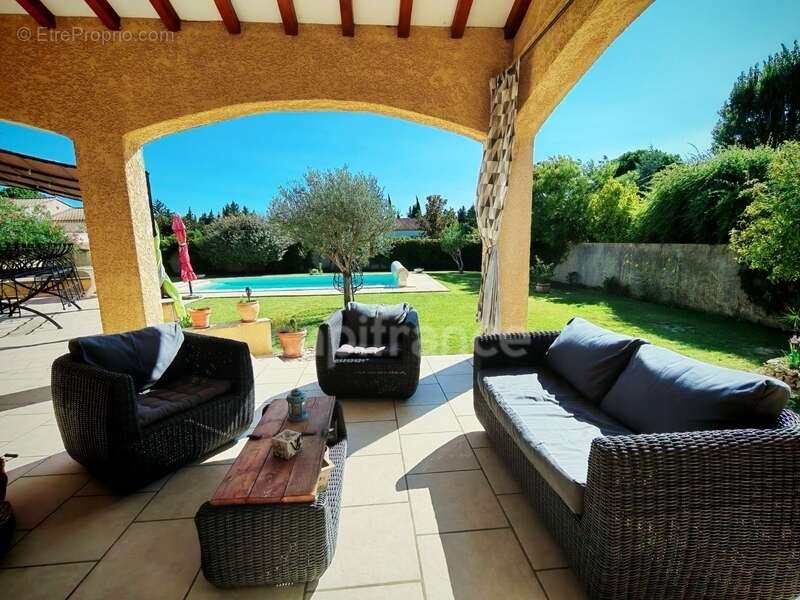 Maison à FONTVIEILLE