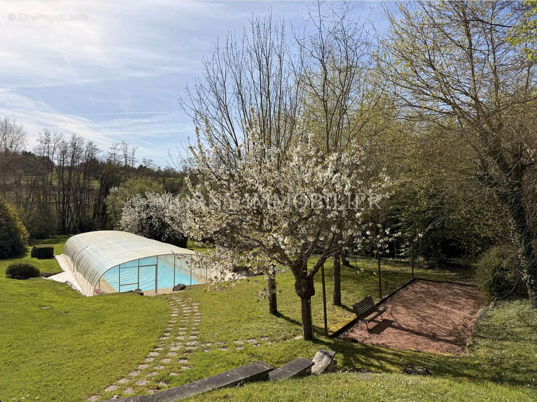 Maison à ENGLESQUEVILLE-EN-AUGE