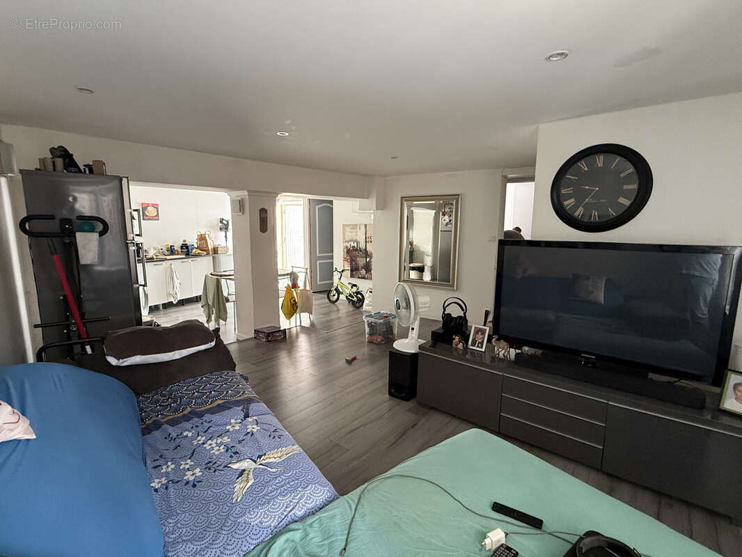 NÎMES   Grand'Rue   P2 60 m2 RDC   107 000 € - photo 6