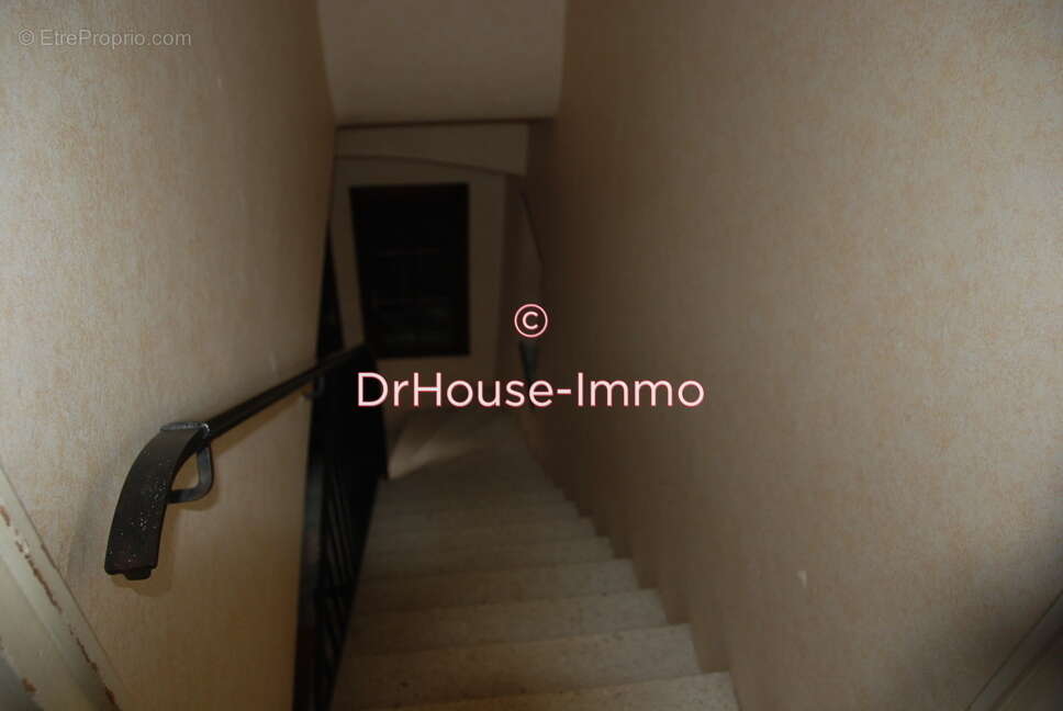 Maison à LACAPELLE-MARIVAL