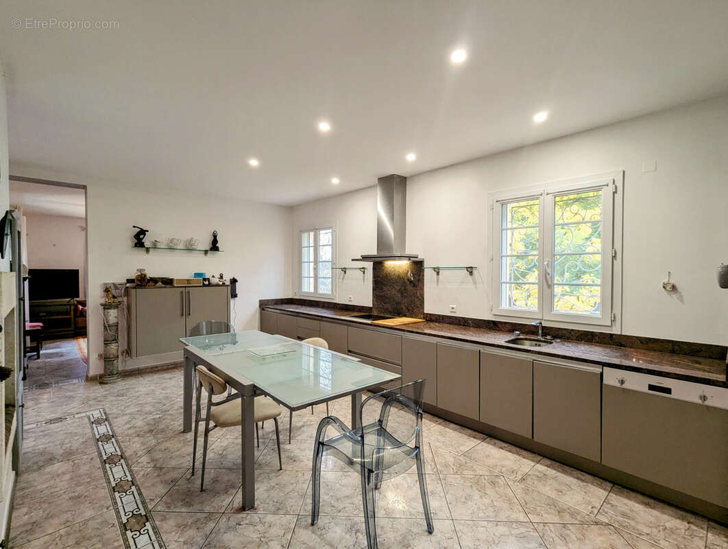 Maison à ESPONDEILHAN