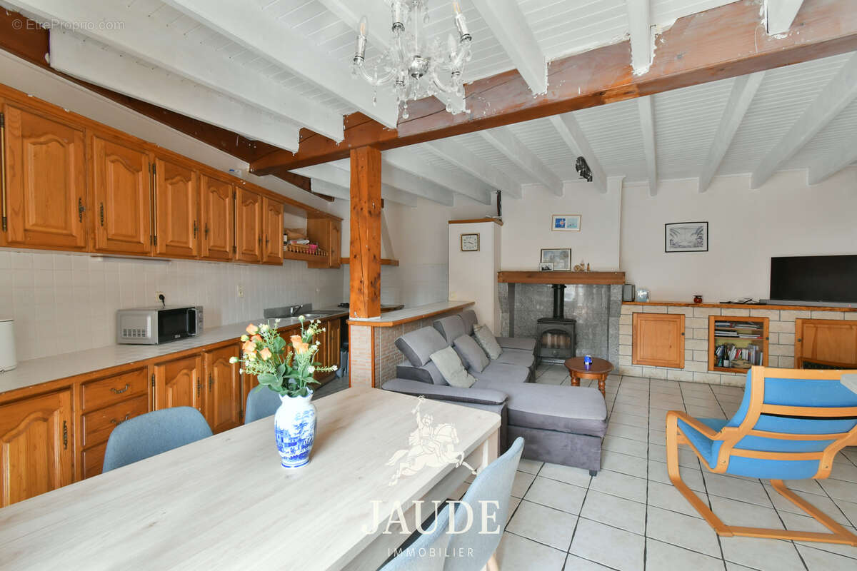 Maison de bourg (100m2) avec petit garage et cave à Ceyrat - photo 2
