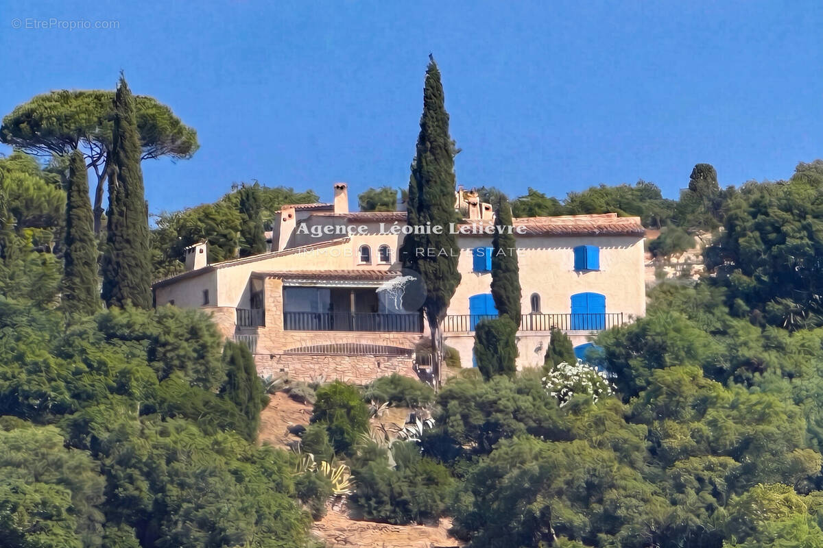 Maison à LES ISSAMBRES