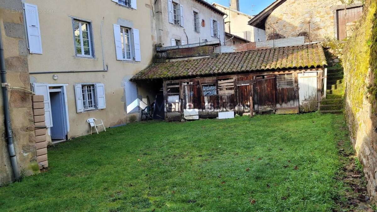 Appartement à LAROQUEBROU