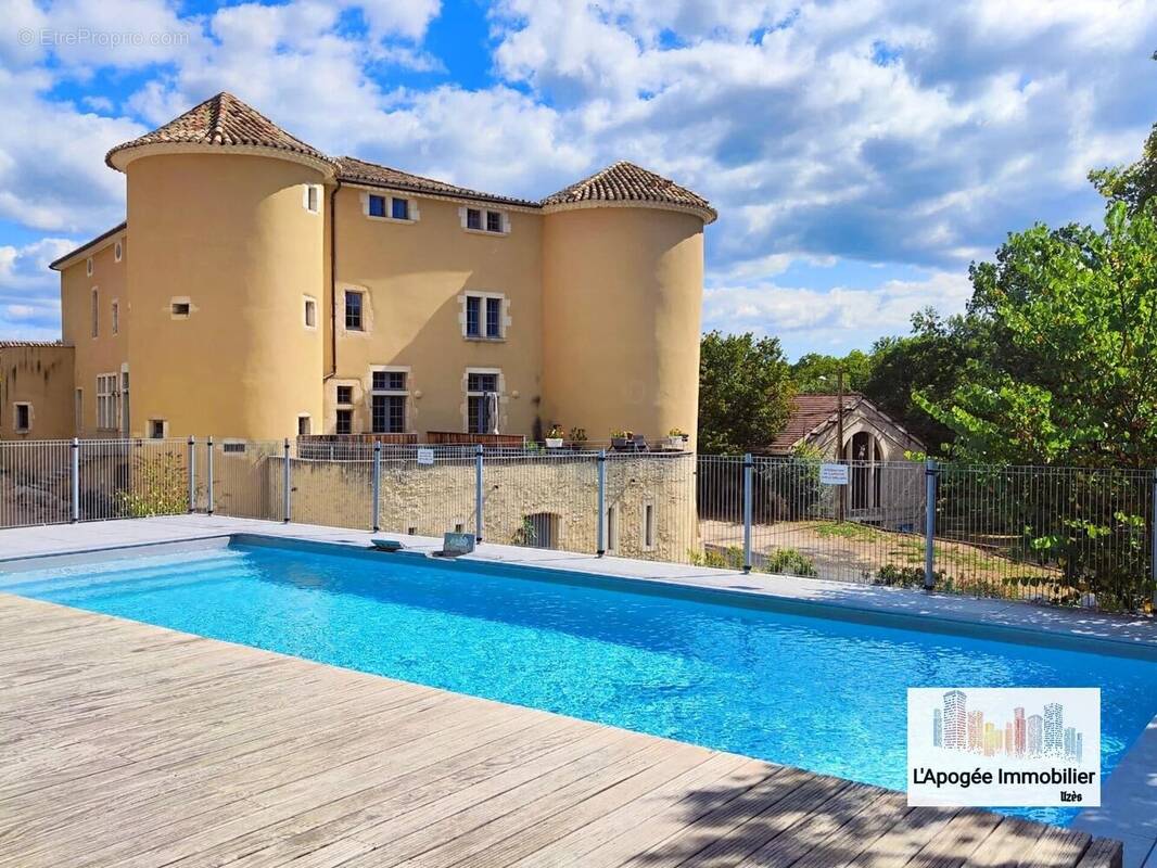 Appartement à LUSSAN