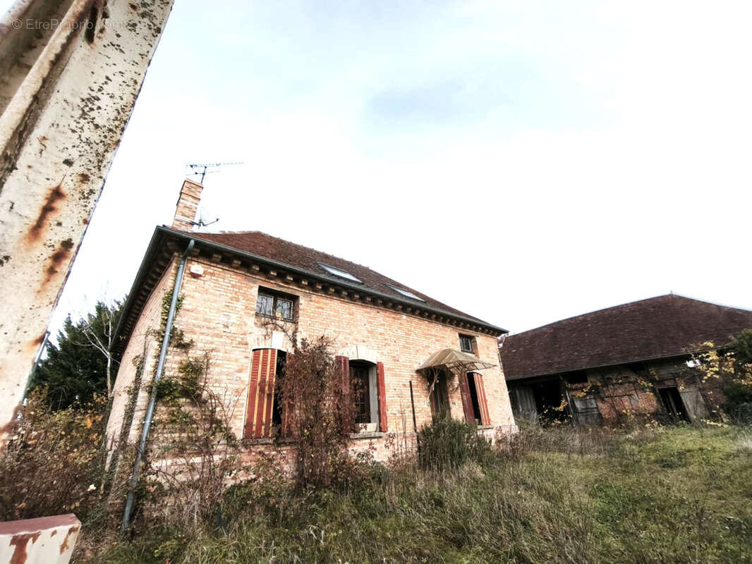 Maison à COURTERANGES