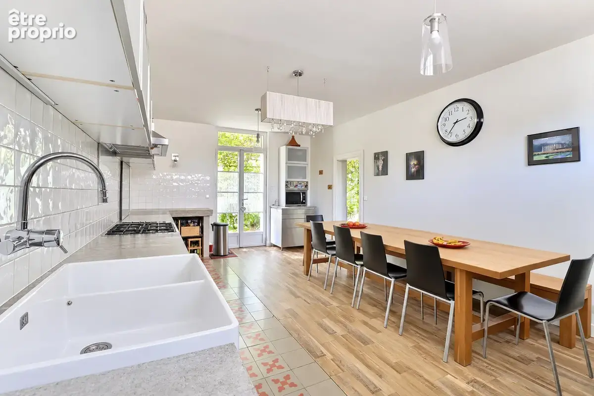 Maison bourgeoise de 237 m² avec piscine - photo 3