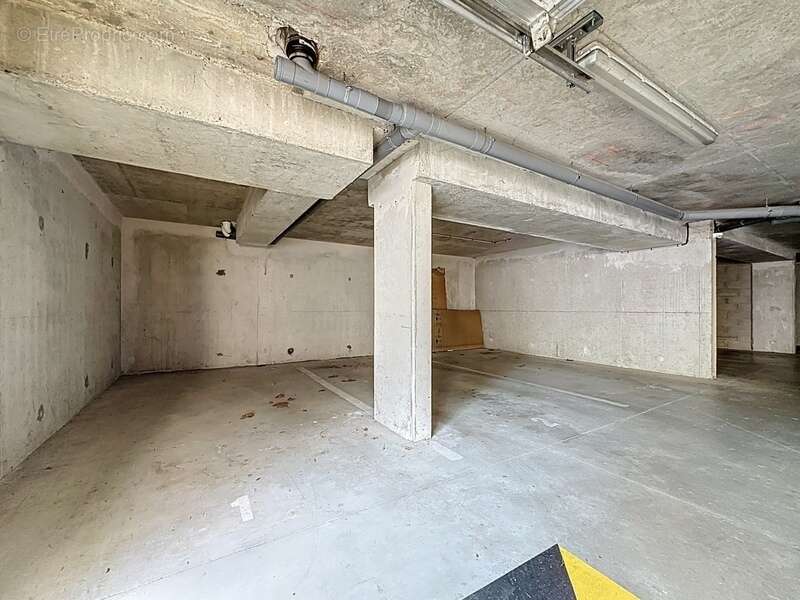 Commerce à SAINT-CYR-SUR-LOIRE