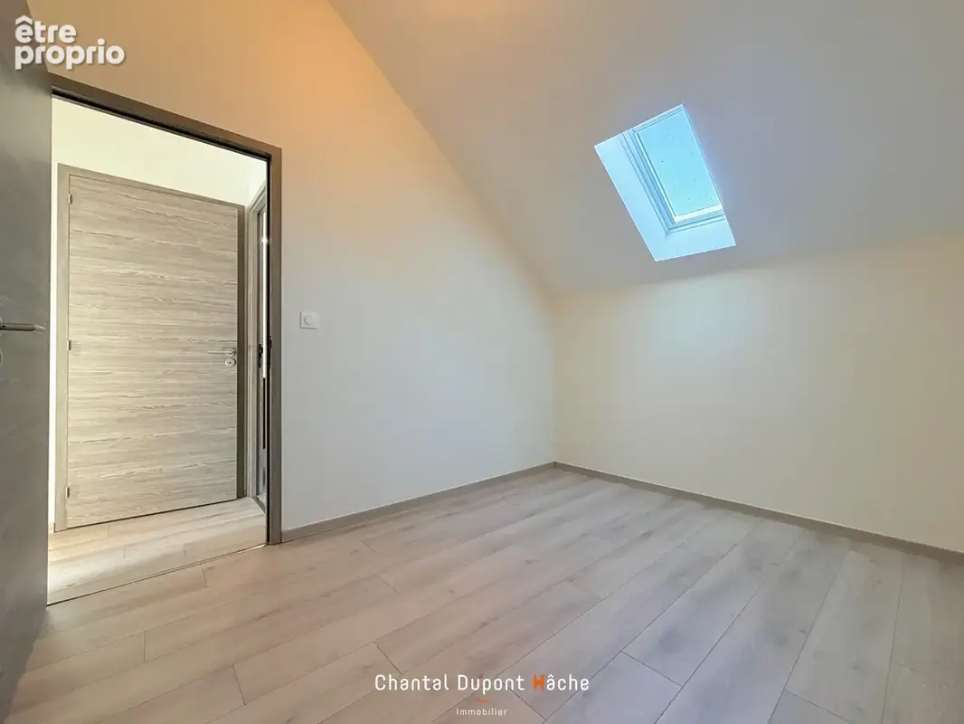 CHARTRES VILLAINES - Maison contemporaine de 2022, 6 chambres, garage, terrasse et petit jardin. - photo 17