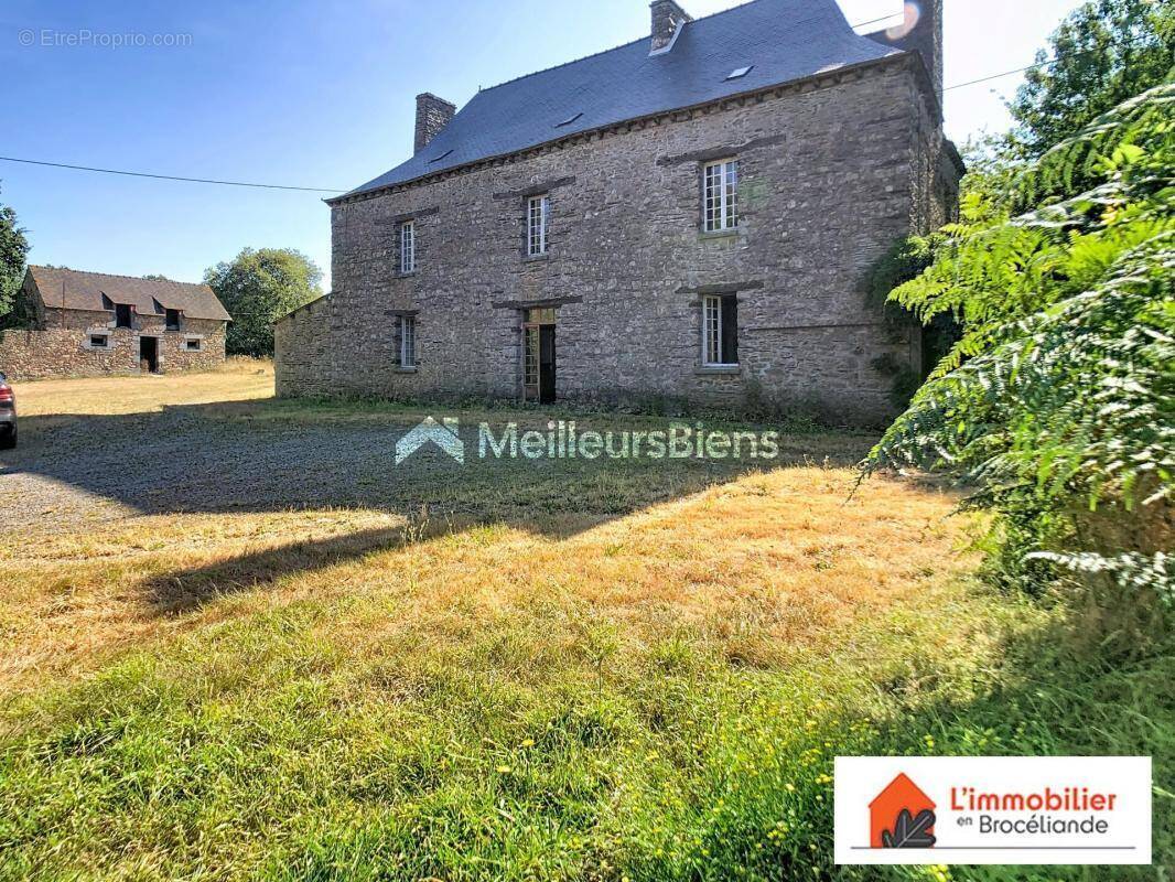Maison à MAURE-DE-BRETAGNE