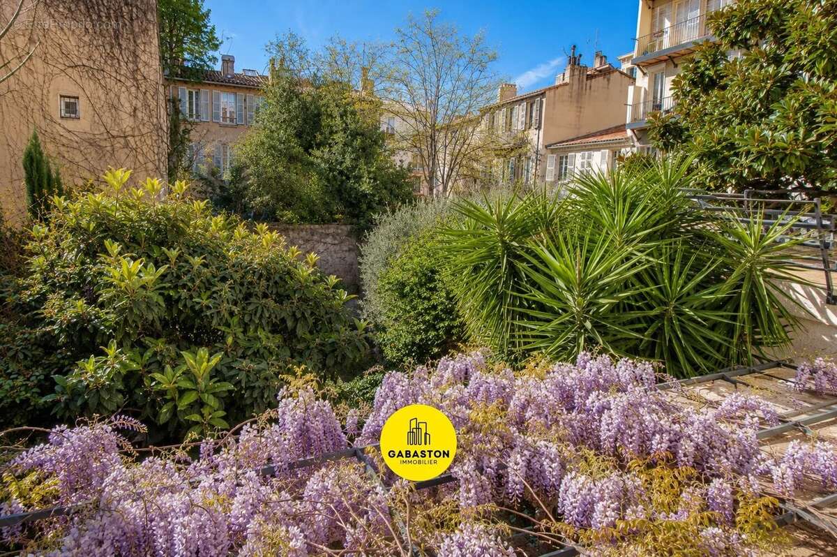 Appartement à MARSEILLE-5E