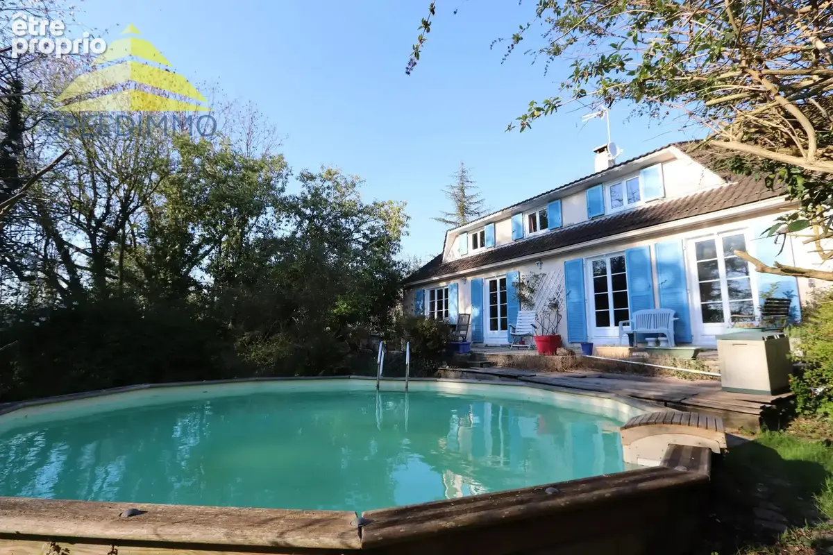 Photo Maison à Mandres-Les-Roses au prix de 409 000€