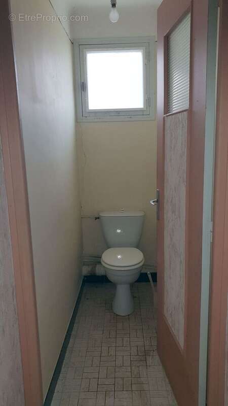 m WC rdc - Maison à TRIE-SUR-BAISE