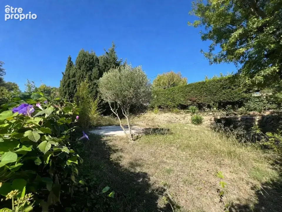 Terrain 473 m² à Sanary-Sur-Mer  - photo 1