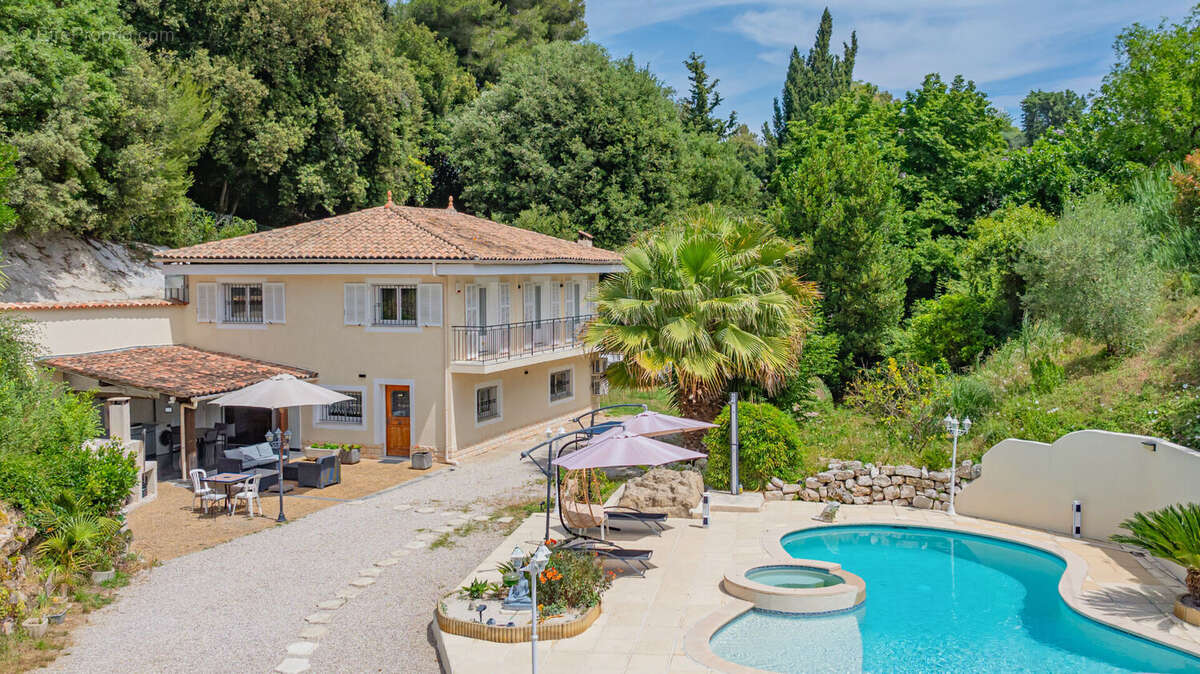 Maison à LA GAUDE