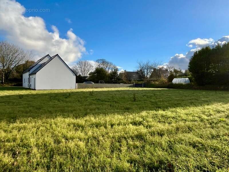 Terrain à CAOUENNEC-LANVEZEAC