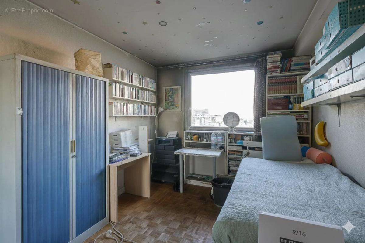 Appartement à COURBEVOIE