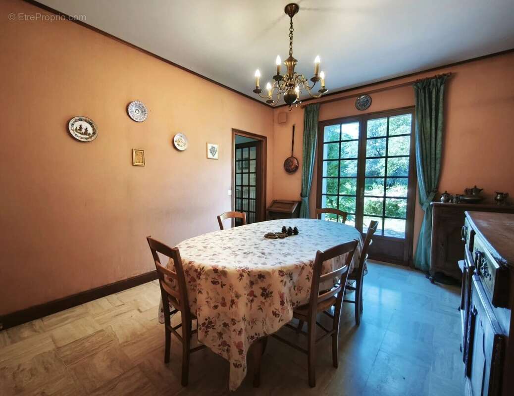 Maison à ROUILLE