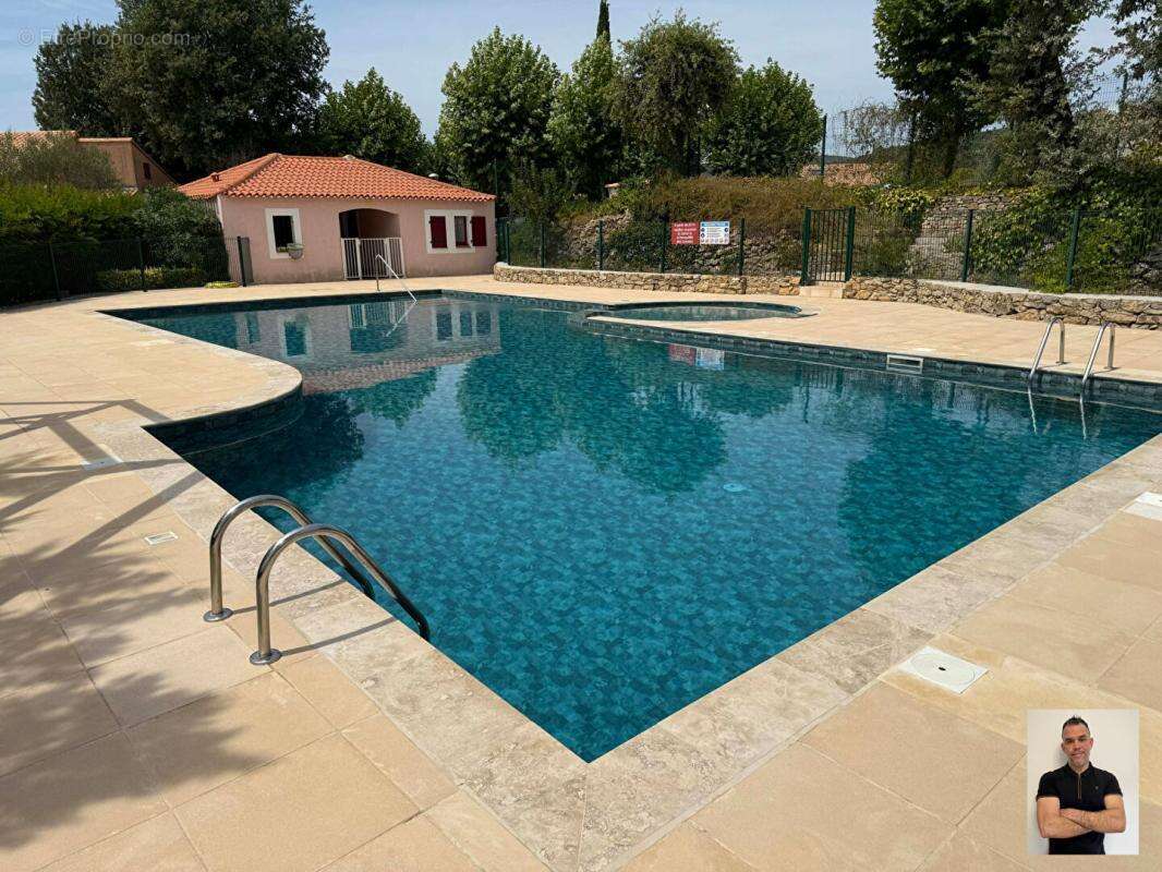 Appartement à FORCALQUEIRET